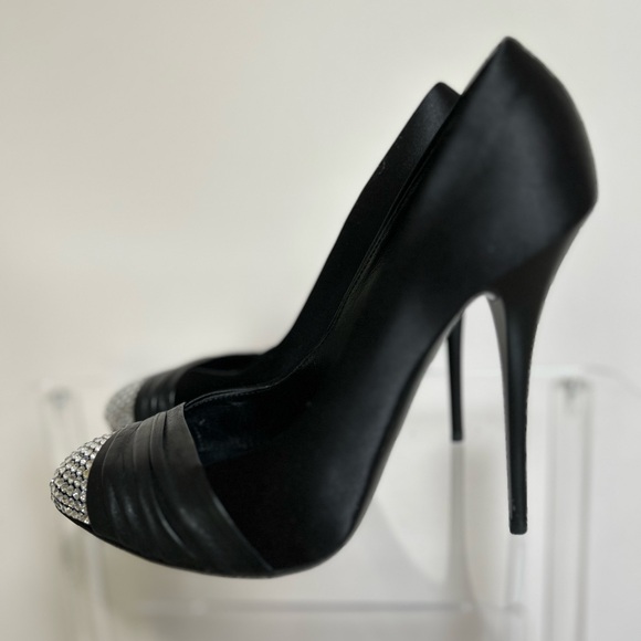 Giuseppe Zanotti Black Pumps with Crystals - Picture 6 of 6